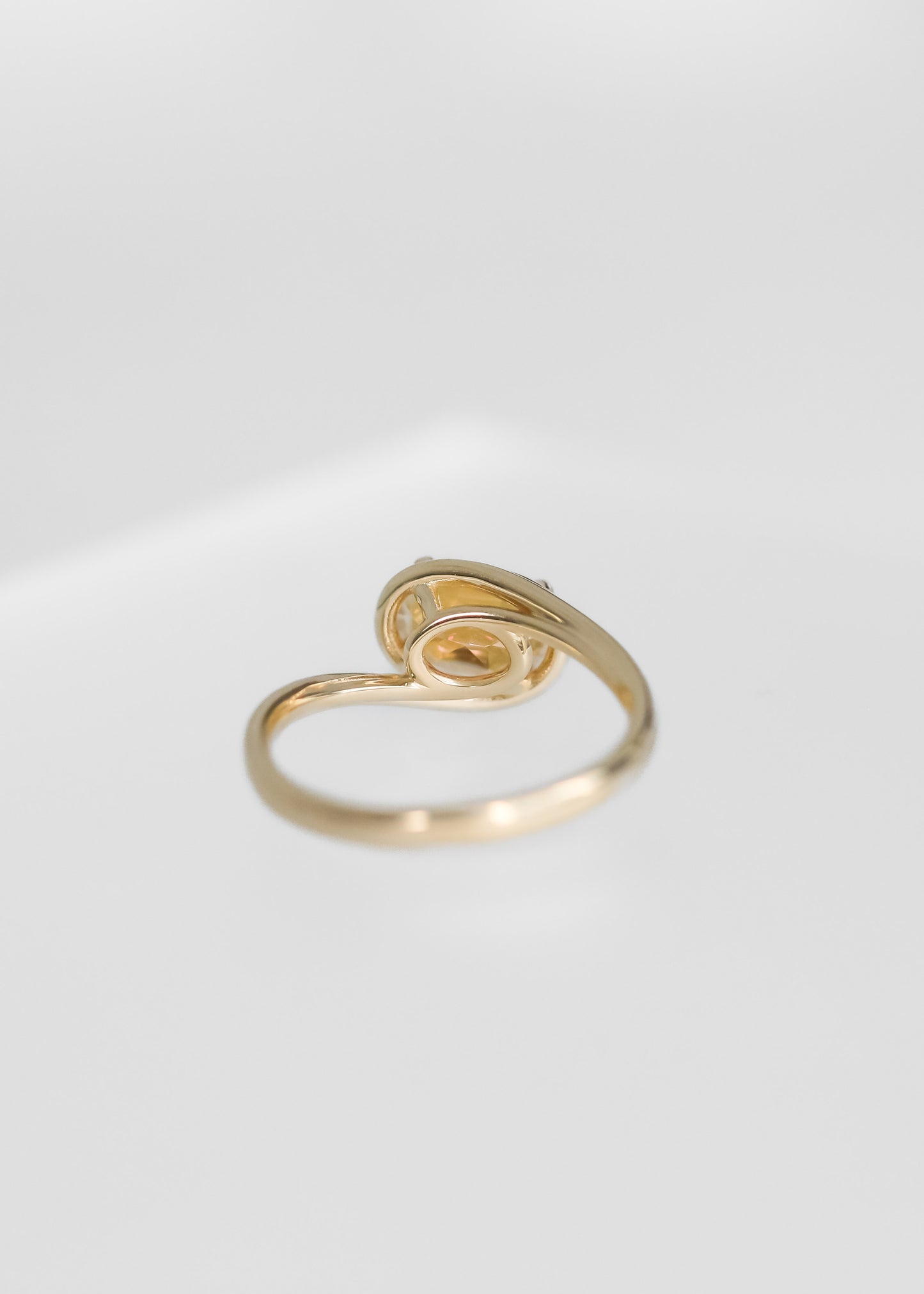 The Sol | 1.65ct Oval Mystic Topaz | Yellow Gold