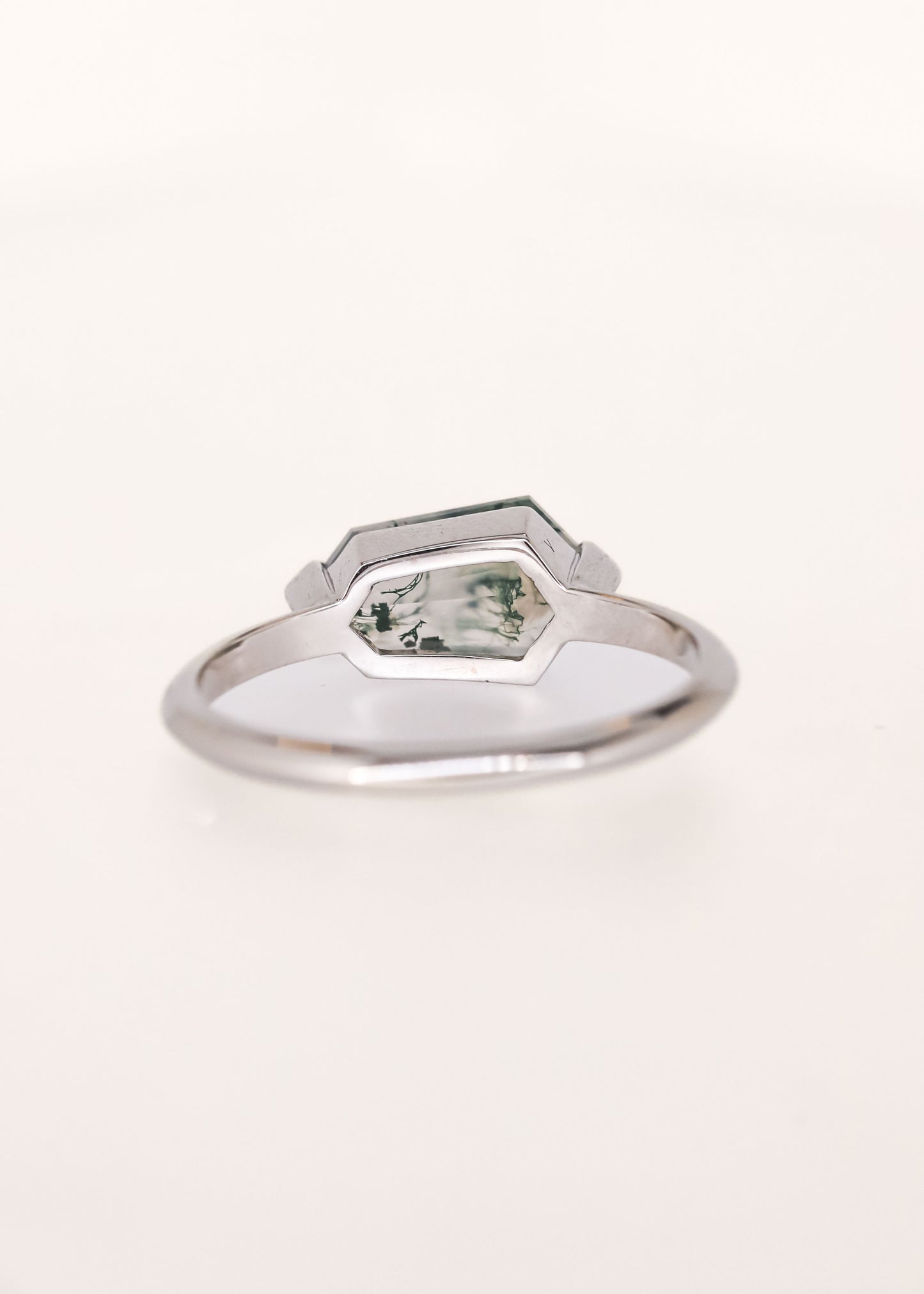 The Lyra | 1.56ct Kite Moss Agate | White Gold