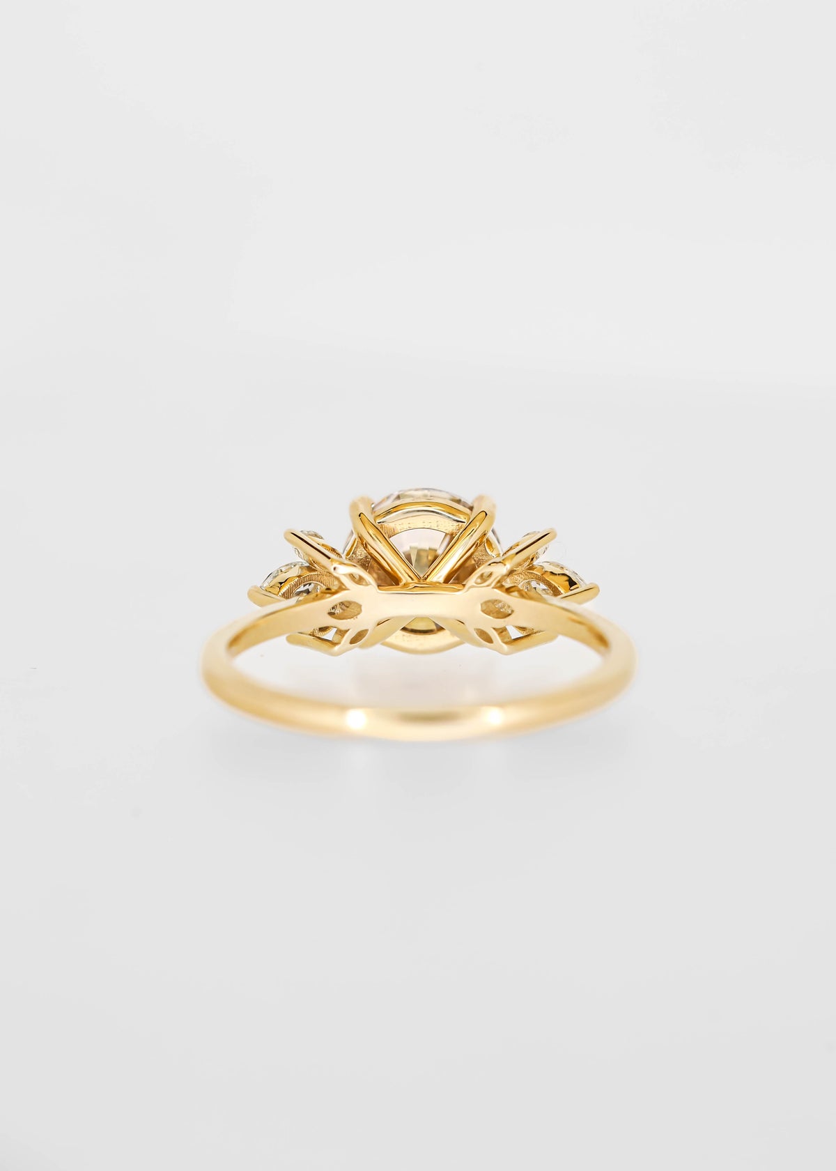 The Mini Luna | 2.00ct Round Champagne Diamond | Yellow Gold