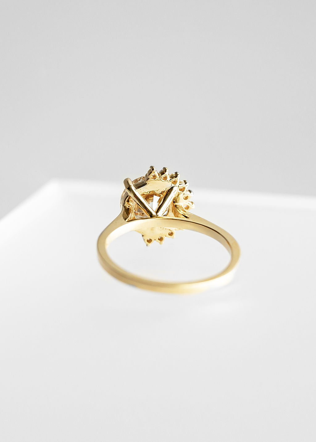 The Juliet | 2.44ct Light Champagne Diamond | Yellow Gold