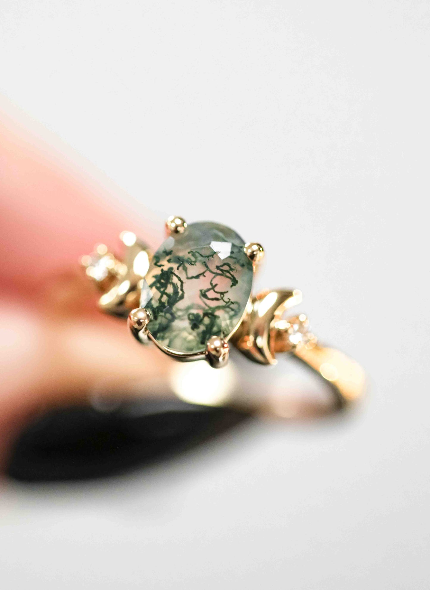 The Selene | .84ct Oval Moss Agate | Yellow Gold