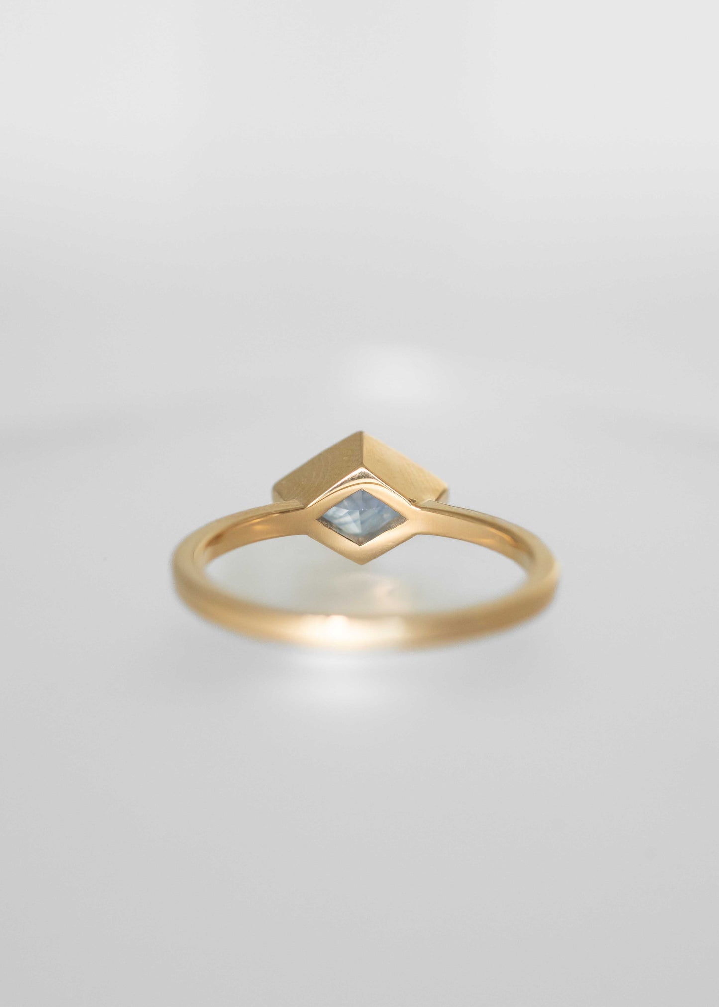 The Leda | 1.27ct Lozenge Sapphire | Yellow Gold