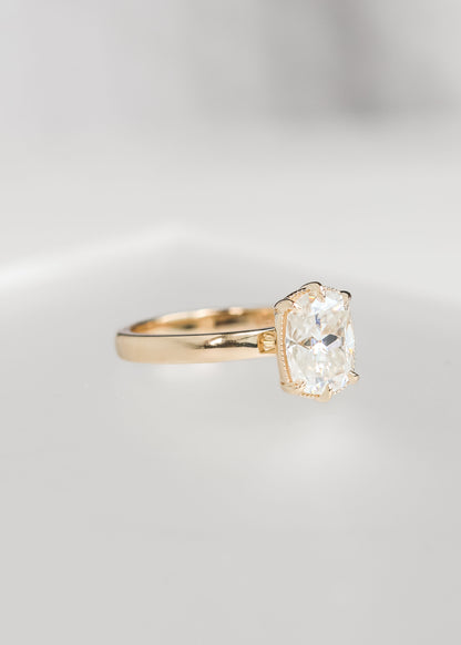 The Maeve | 1.96ct Elongated Cushion Moissanite | Yellow Gold