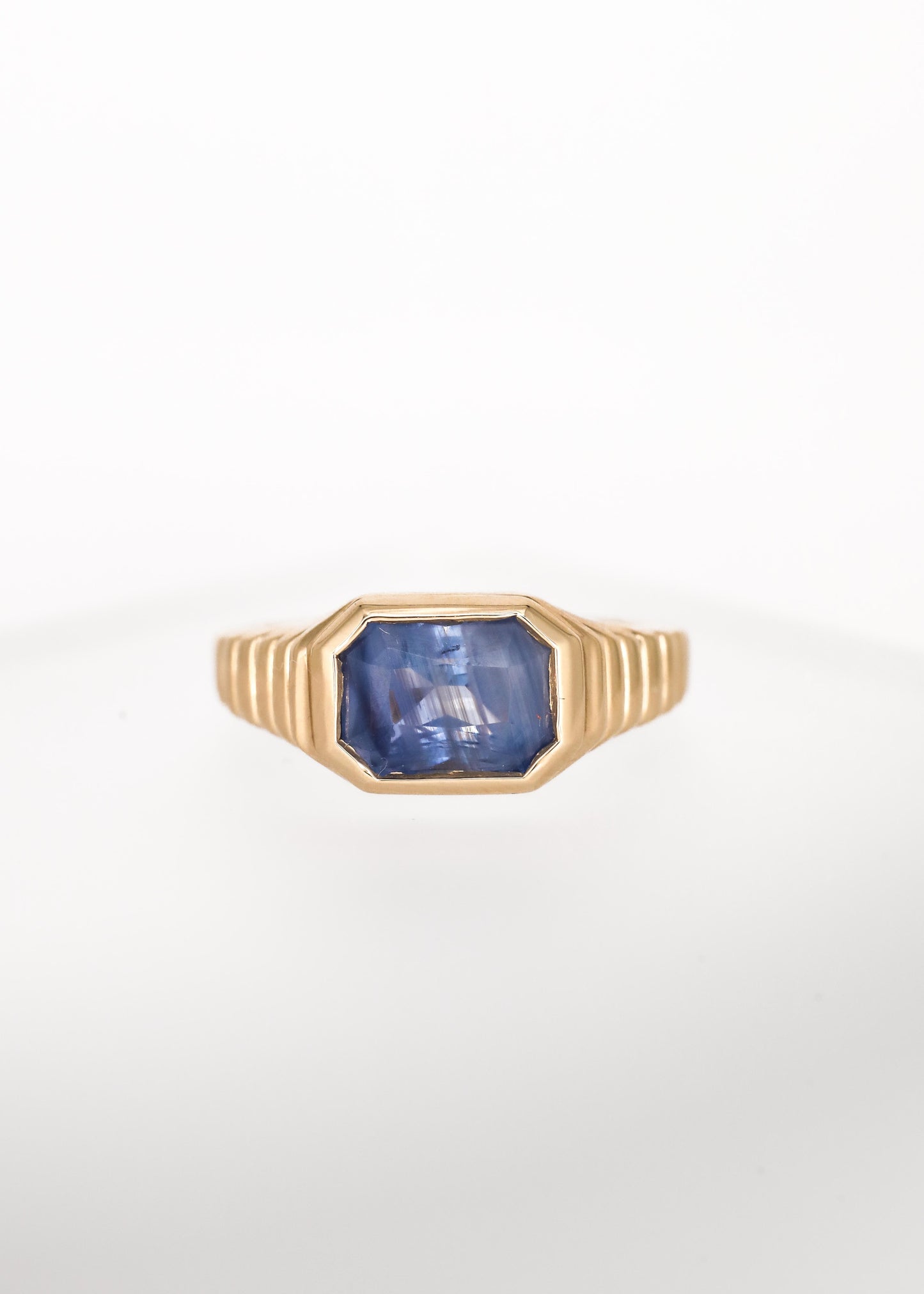 The Vulcan (Ribbed) | 2.75ct Emerald Cut Sapphire | Yellow Gold