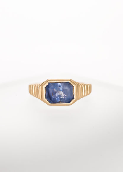 The Vulcan (Ribbed) | 2.75ct Emerald Cut Sapphire | Yellow Gold