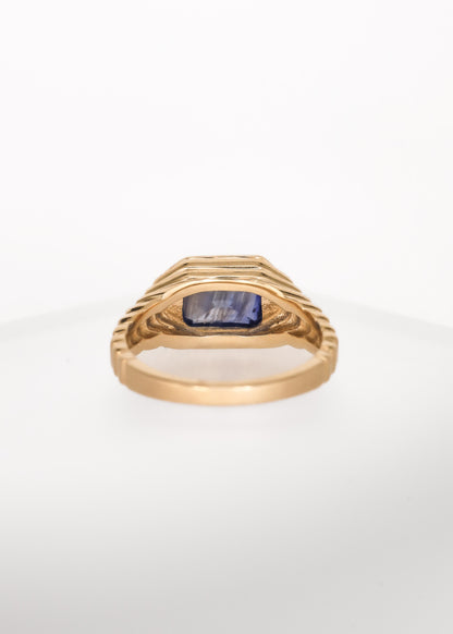 The Vulcan (Ribbed) | 2.75ct Emerald Cut Sapphire | Yellow Gold