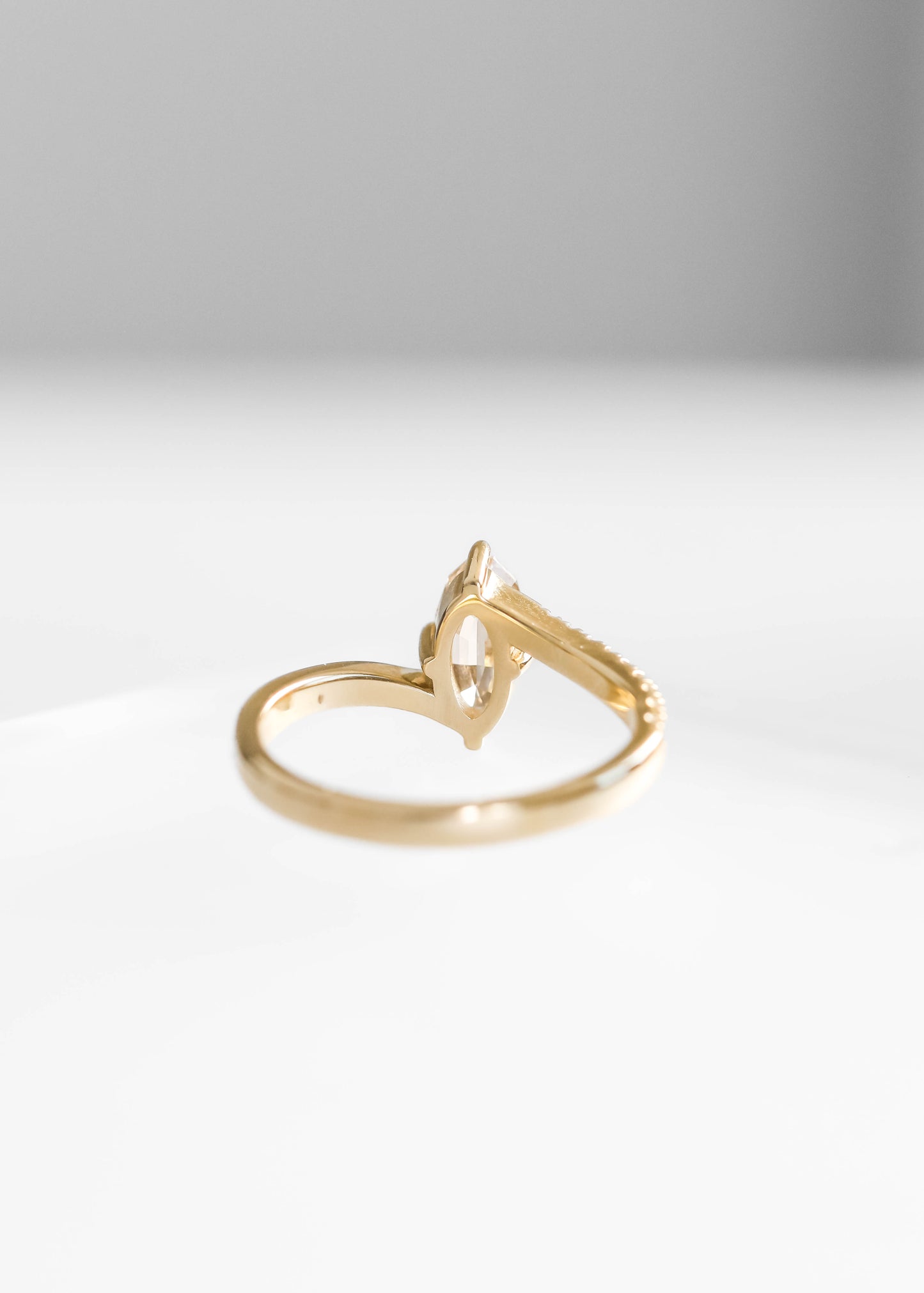 The Juno | 1.01ct Oval Champagne Diamond | Yellow Gold
