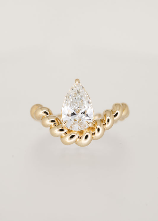 The Bowie | 2ct Pear Lab Grown Diamond | Yellow Gold