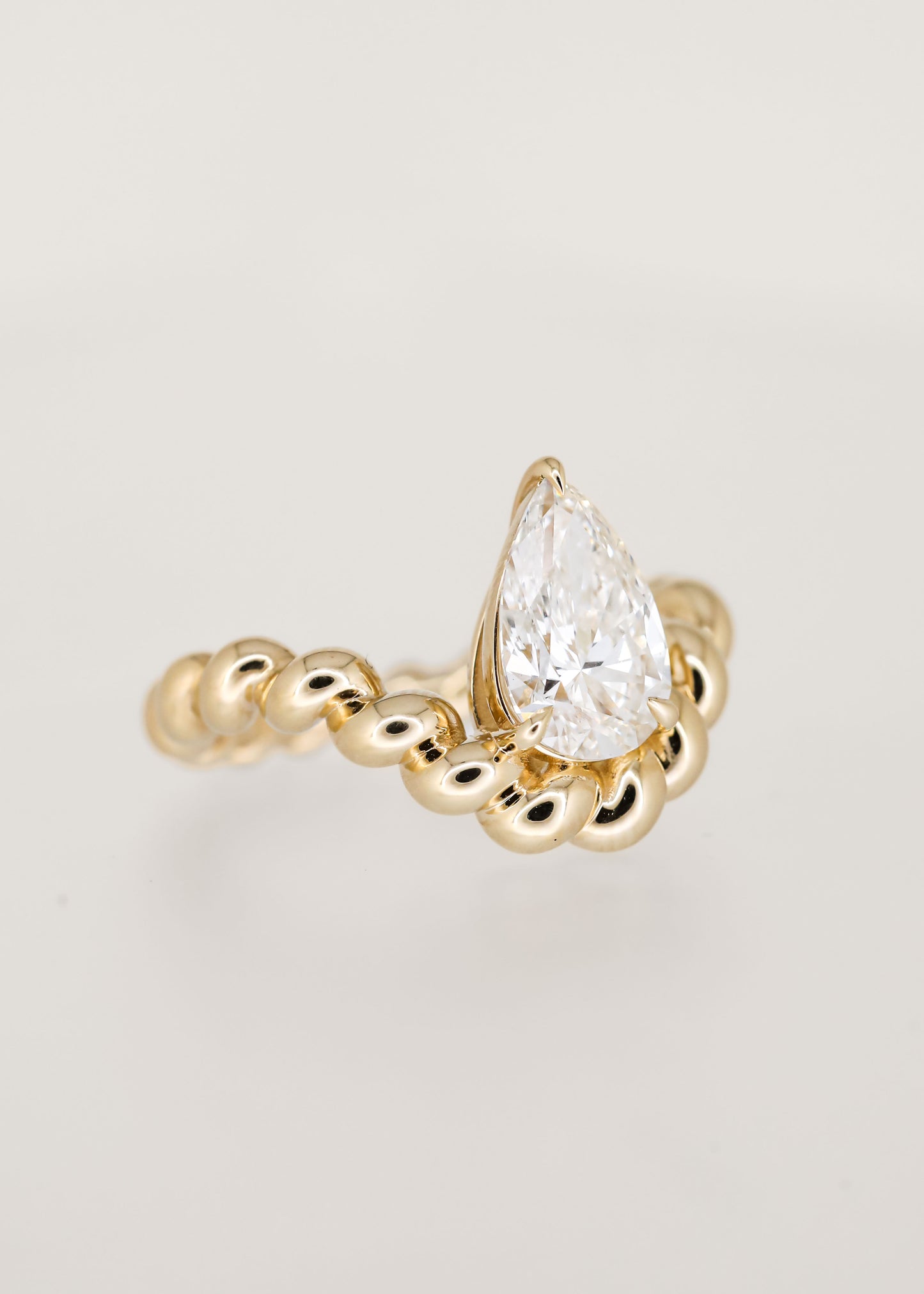 The Bowie | 2ct Pear Lab Grown Diamond | Yellow Gold