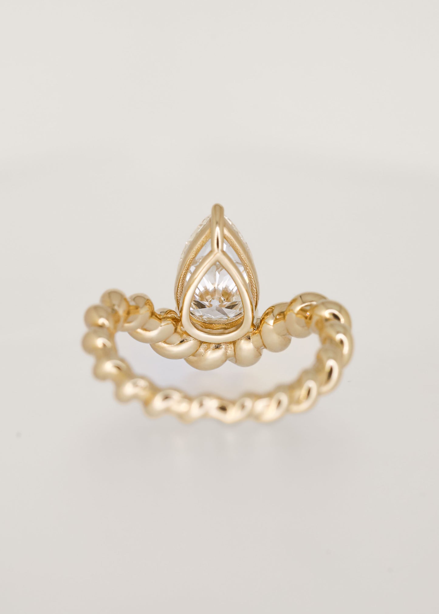 The Bowie | 2ct Pear Lab Grown Diamond | Yellow Gold