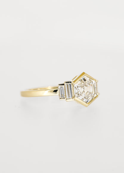 The Portia | 1.51ct Hexagon Lab Diamond | Yellow Gold