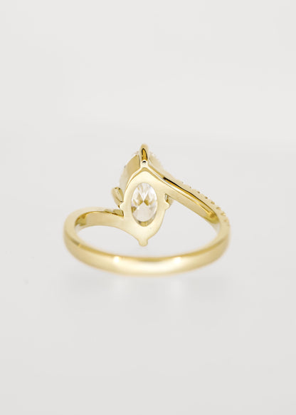 The Juno | 1.72ct Moval Lab Diamond | Yellow Gold