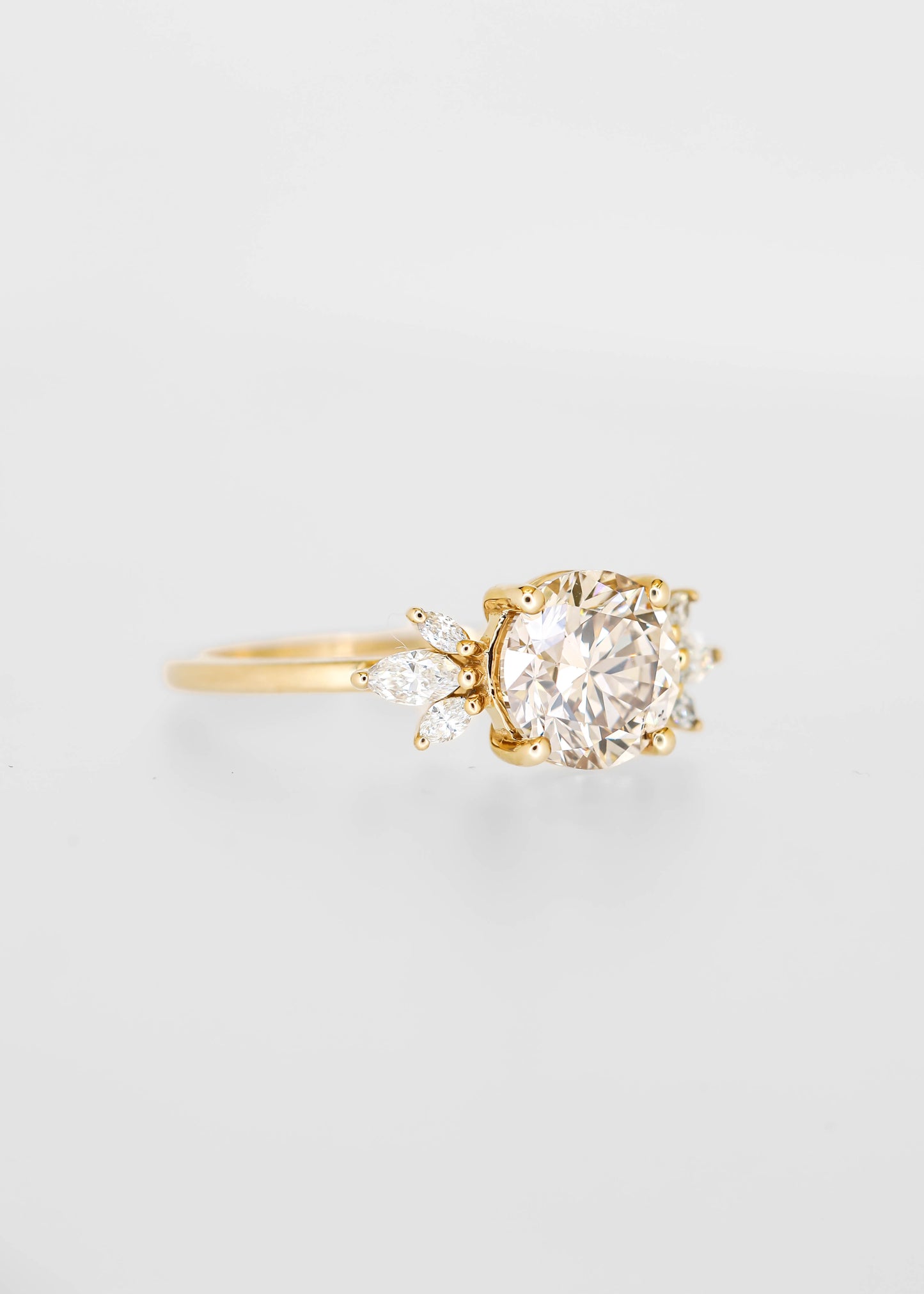 The Mini Luna | 2.00ct Round Champagne Diamond | Yellow Gold