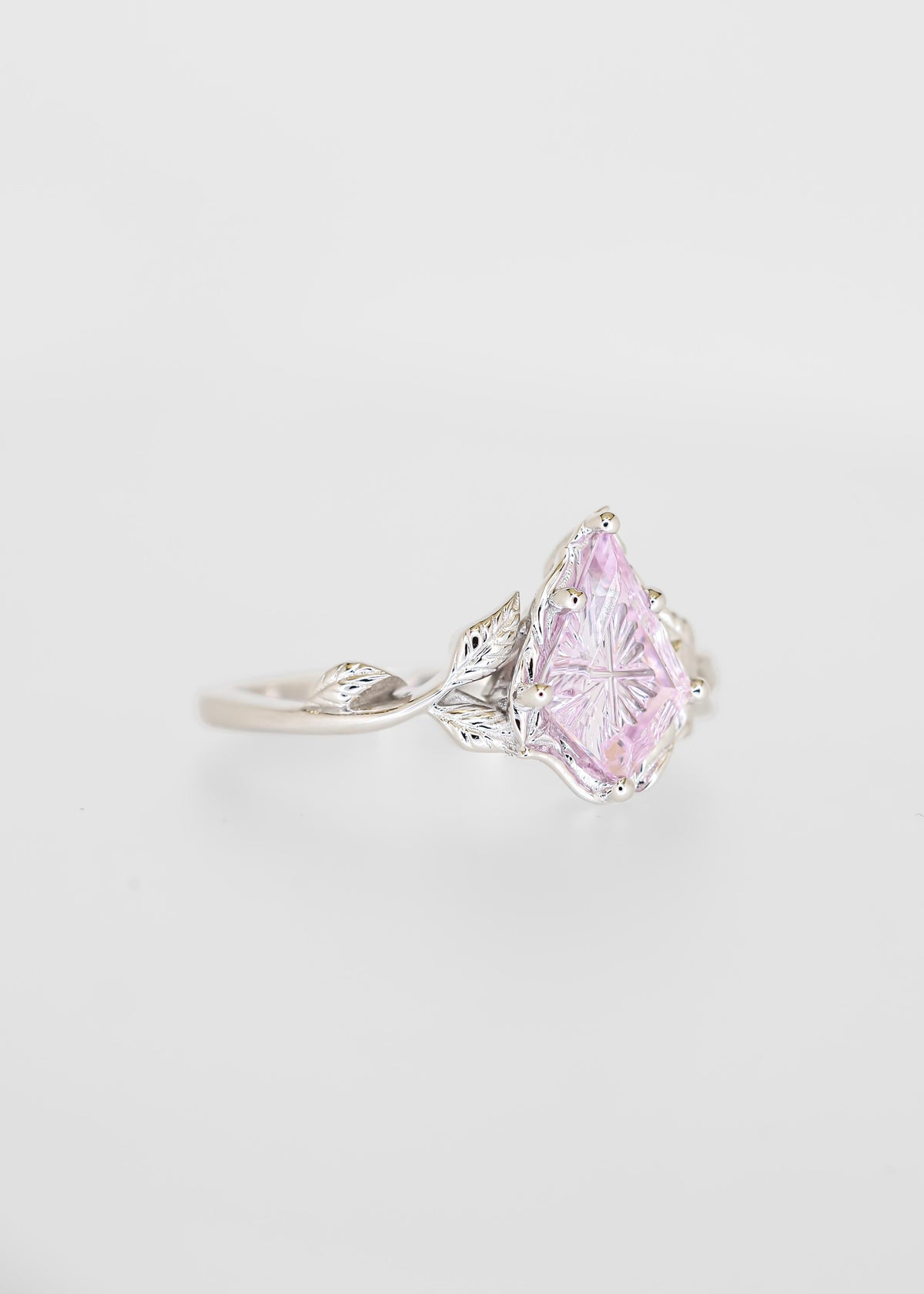 The Mira | 1.65ct Lab Starbight Purple Sapphire | White Gold