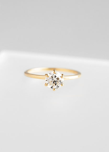 The Helia Ring | 0.90ct Round Natural Diamond | Yellow Gold