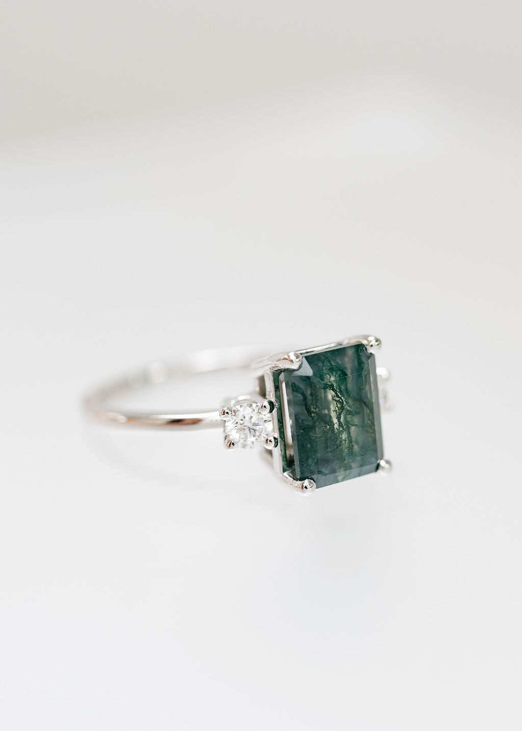 The Orion | 2.37ct Emerald Moss Agate | White Gold