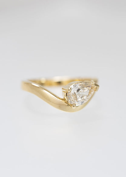 The West | 1.00ct Pear Shaped Natural Diamond | Yellow Gold