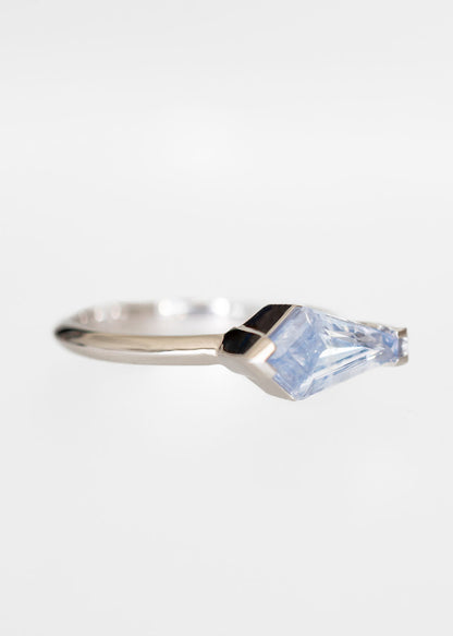 The Lyra | 1.60ct Shield Sapphire | White Gold