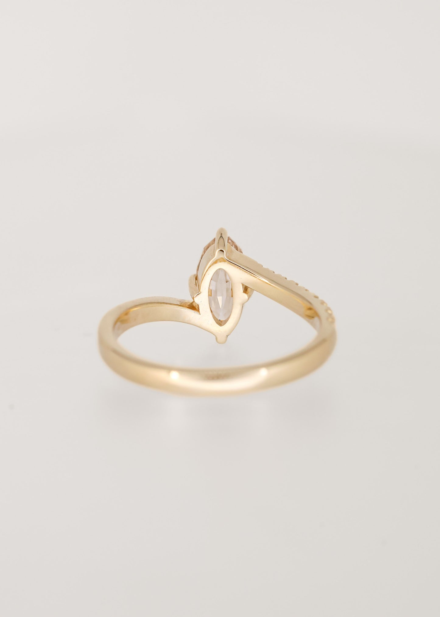 The Juno | 1.01ct Oval Champagne Diamond | Yellow Gold